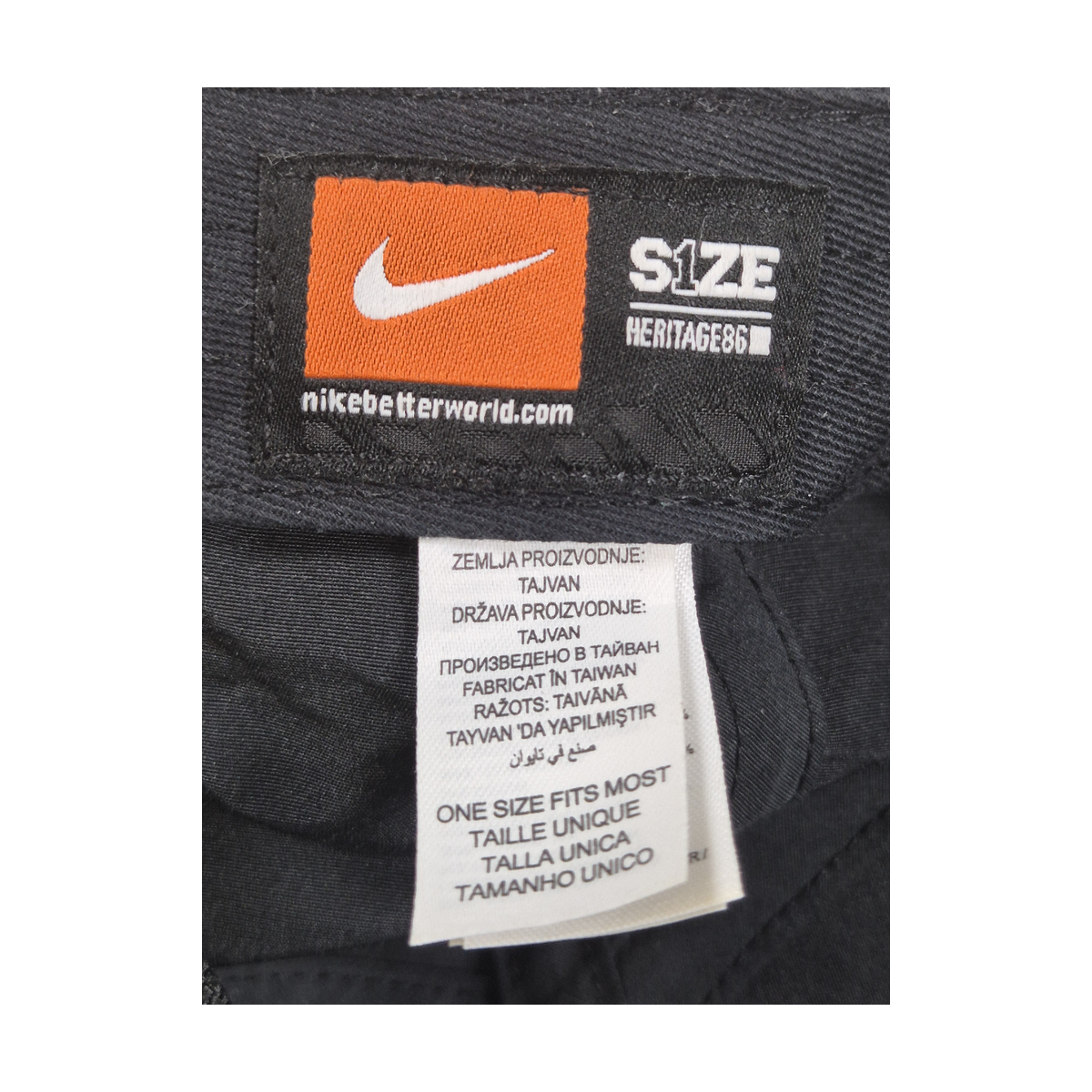 Casquette Nike noire swoosh argenté