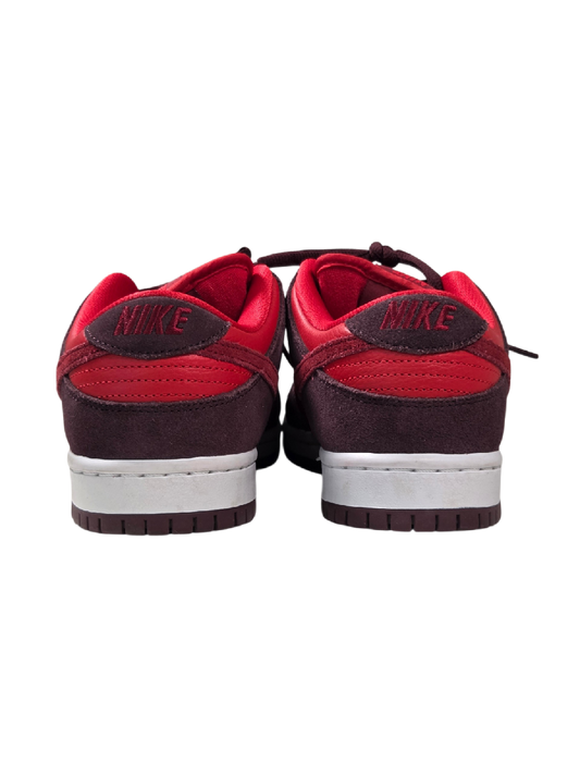 Chaussures SB Dunk Low Cherry